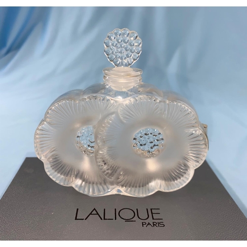 386 - An originally boxed modern Lalique scent bottle in the form of two overlapping flowers, H: 9cm, sign... 