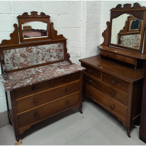 570 - An Edwardian stained walnut 2 piece bedroom suite comprising dressing table and marble top washstand