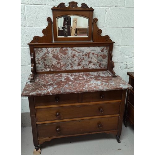 570 - An Edwardian stained walnut 2 piece bedroom suite comprising dressing table and marble top washstand