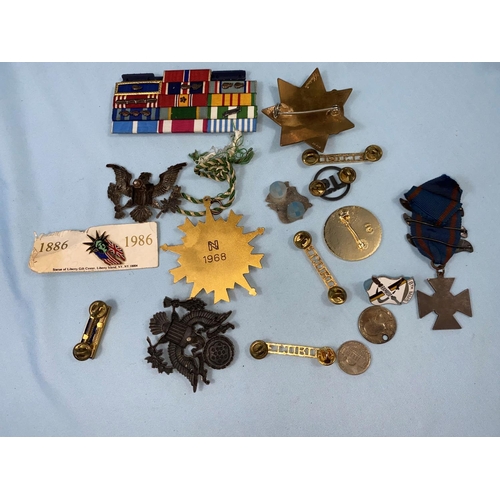 225 - A US patrolman star, other badges