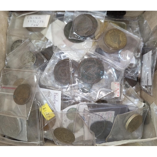 248 - A collection of GB and world coins in packets (approx 150)