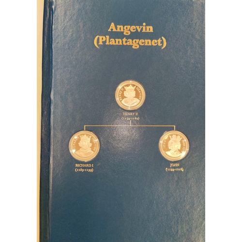 266 - THE KINGS and QUEENS COLLECTION Franklin Mint 1977, 43 silver medals each 16.5gm, in album (approx 2... 