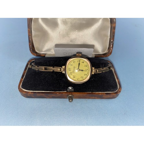 508 - A 9ct gold vintage Rocar wristwatch with Arabic numerals, in a fitted box with 9ct gold linked brace... 