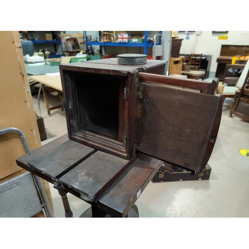 127 - A Victorian mahogany and brass large plate camera on stand (a.f.)