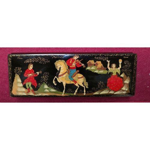 73 - A Russian fairy tale lacquer box, hand painted 17 cm