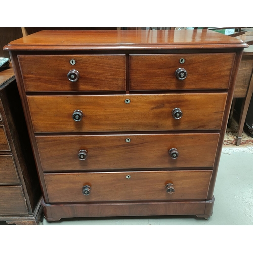 771 - A Victorian mahogany chest of three long & two short drawers with turned knob handles, width 110cm x... 