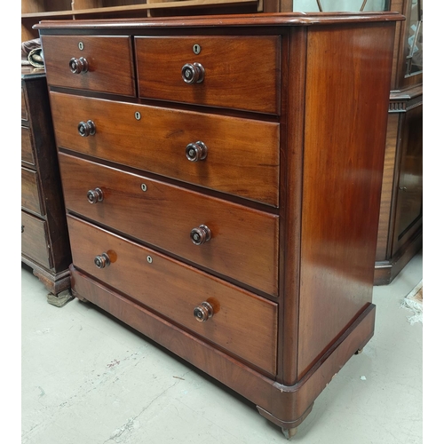 771 - A Victorian mahogany chest of three long & two short drawers with turned knob handles, width 110cm x... 