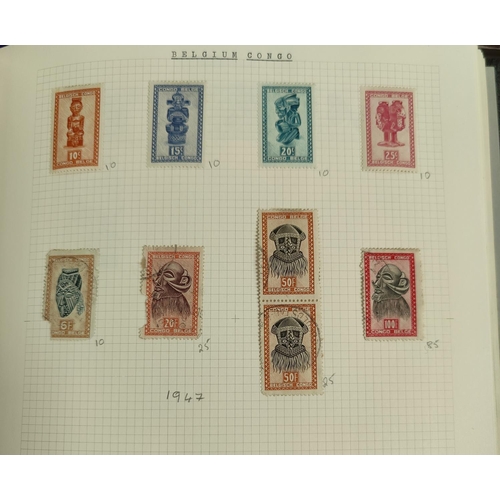 236 - A very nicely presented world collection of stamps in 4 Stanley Gibbons Devon loose-leaf albums with... 