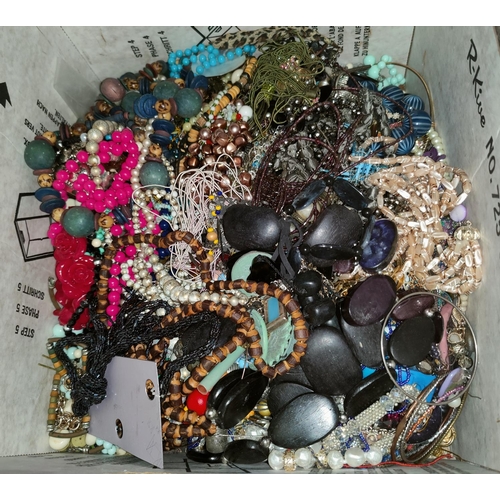 45 - A large selection of various items of costume jewellery