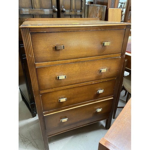 735 - An oak veneered chest of 4 drawers, 68 cm