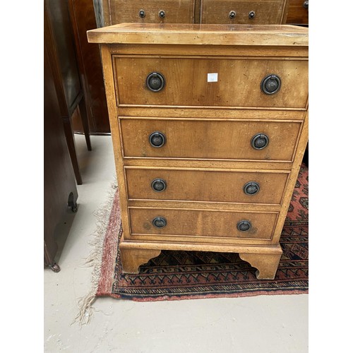760 - A yew wood reproduction set of 3 trio tables labeled Reprodux and similar 4 height chest of drawers