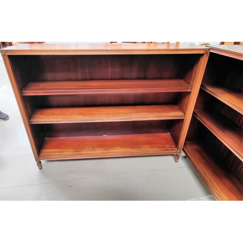 831 - A pair of Georgian style 3 height mahogany bookcases by Reprodux