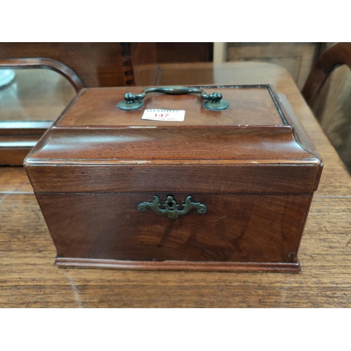147 - A Georgian mahogany caddy box with 3 internal divisions