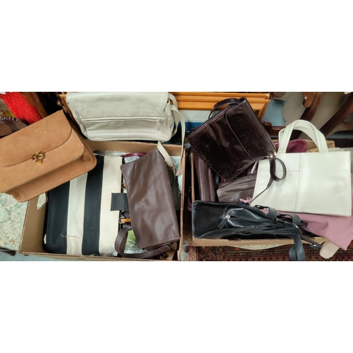 199 - A selection of vintage handbags etc.
