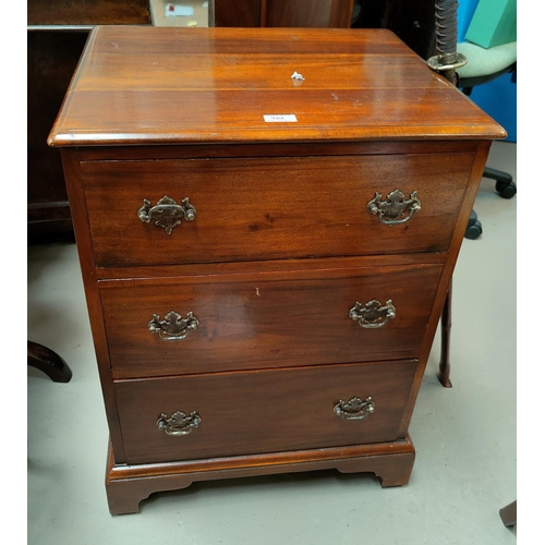 804 - A reproduction small three height chest of drawers ht 74cm x 47cm wide x 47cm deep