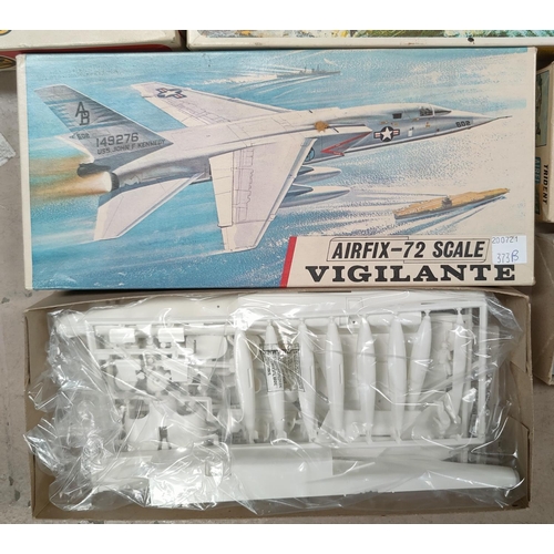 323B - A selection of vintage Airfix kits