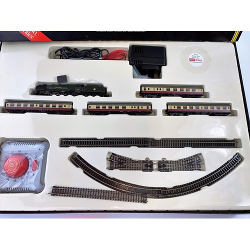 336 - A Graham Farish N Gauge originally boxed Queen Elizabeth Golden Jubilee Set Size 2, with Loco, tende... 