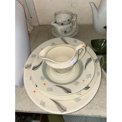 471 - An Art Deco part tea set with orange borders, 13 pieces approx; an 18 piece Stylecraft part coffee s... 