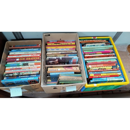 339C - A large selection of 1960's/70's childrens albums and books