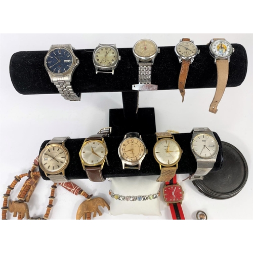 590 - A Seiko quartz wrist watch and a selection of other watches and costume jewellery.