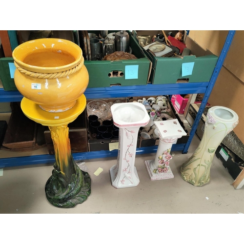 19 - A Victorian yellow Majolica jardiniere and near matching stands and 3 other jardiniere stands