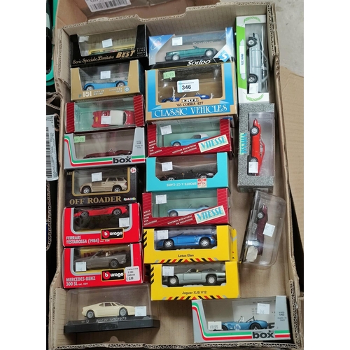 346 - 19 originally boxed diecast classic cars, various makes