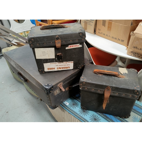 29A - A vintage suitcase and 2 similar hat boxes