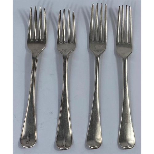 530 - Three hallmarked silver dinner forks, Old English pattern, London 1827 & 1831 9.5 oz; a similar fork... 