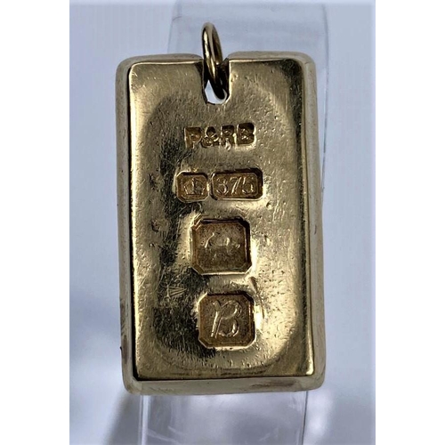 580 - A 9 carat hallmarked gold ingot rectangular pendant, 14.4 gm