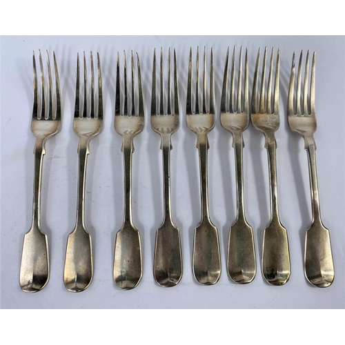 529 - A set of 8 fiddle pattern dessert forks, monogrammed, London 1845, 12 oz