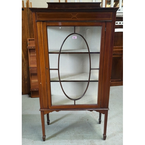 820 - An Edwardian mahogany display cabinet, inlaid stringing decoration 75cm wide