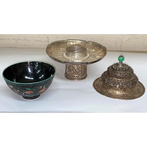351 - A Chinese famille noir bowl, 6 character mark to base, with associated white metal base and lid, dec... 
