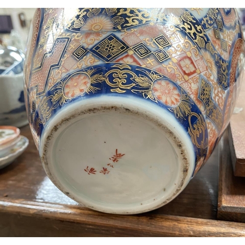 316 - A Japanese Meiji period Fukugawa lidded vase with signature to base, ht. 33cm - (Chipping inside nec... 