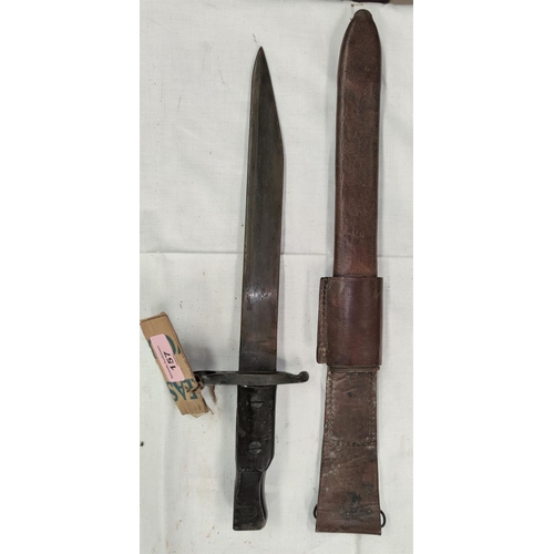 157 - A Canadian Ross pattern Bayonet c.1910, leather scabbard; blade 25cm.