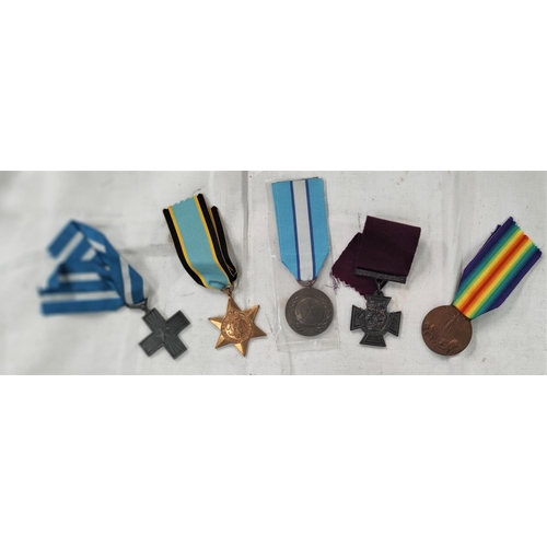 187 - A copy VC, a United Nations Peace Medal, 2 Italian medals, a copy Air Crew Europe Star