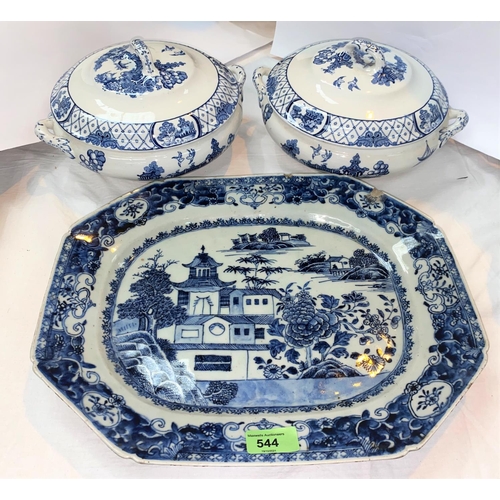 544 - A Chinese blue and white ceramic rectangular dish with canted corners, decorated with traditional sc... 