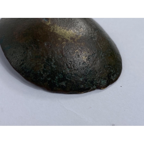 622A - An antique bronze coloured metal 