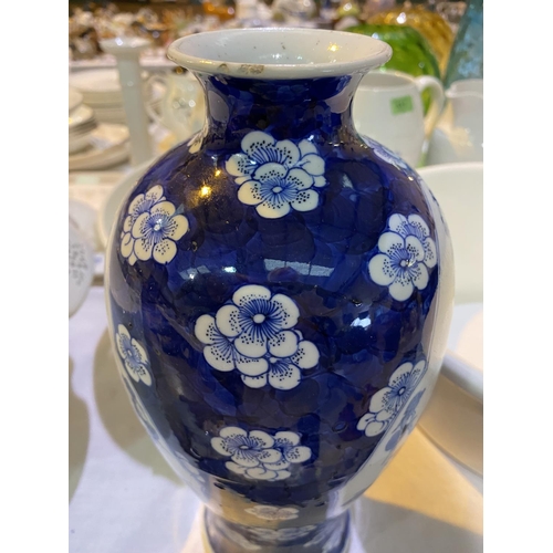 532 - A Chinese blue & white baluster vase with 4 character signature to base, converted to table lamp; 2 ... 