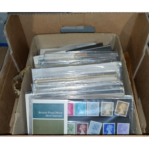 239 - GB: a selection of 1970's QEII mint commemorative stamps in packs others in blocks ready for album m... 