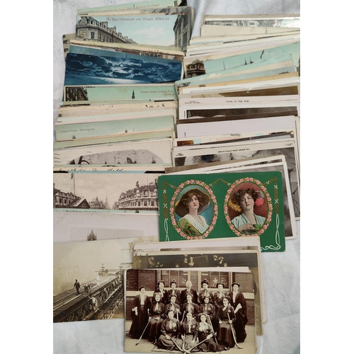308 - A collection of early 20th century picture postcards including views in London, actors, British view... 