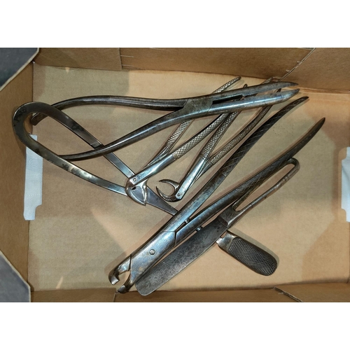 430 - DENTISTRY - a large 19th century extraction forceps by PILLING, 5 other items