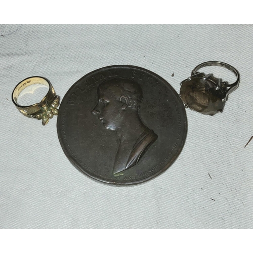 199 - A William Pitt bronze memorial medal, a silver ring with citrine coloured stone and another ring