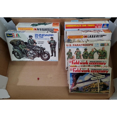 226 - Seven vintage Airfix and other similar plastic military kits all originally boxed and unmade but uns... 