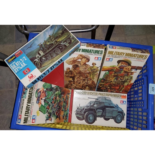 229 - Three originally boxed sets of Tamiya Military Miniatures, German Machine Gun Troops, U.S Combat Gro... 