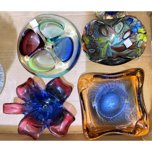 497 - A Murano glass ashtray and 4 other pieces