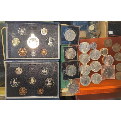 707 - Two cased proof sets of UK coinage, 1988 & 1993; a George V silver jubilee medallion, cased; various... 