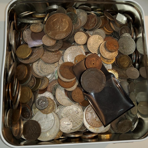 4 - A large quantity of coins, mainly GB (approx 4 kg)