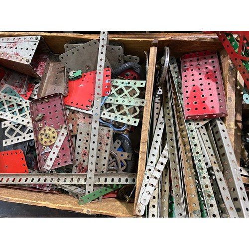 80A - A small selection of vintage Meccano with instruction booklets