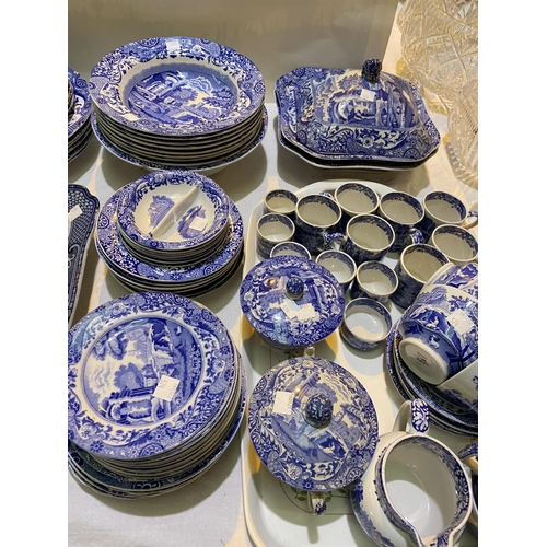574 - A selection of dinner and teaware, Spode Italian pattern