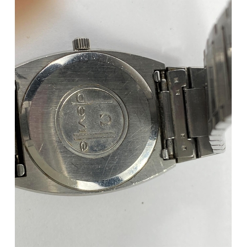 659 - A 1970&#39;s gents Omega De Ville Quartz wristwatch withstainless steel case and original bracel... 